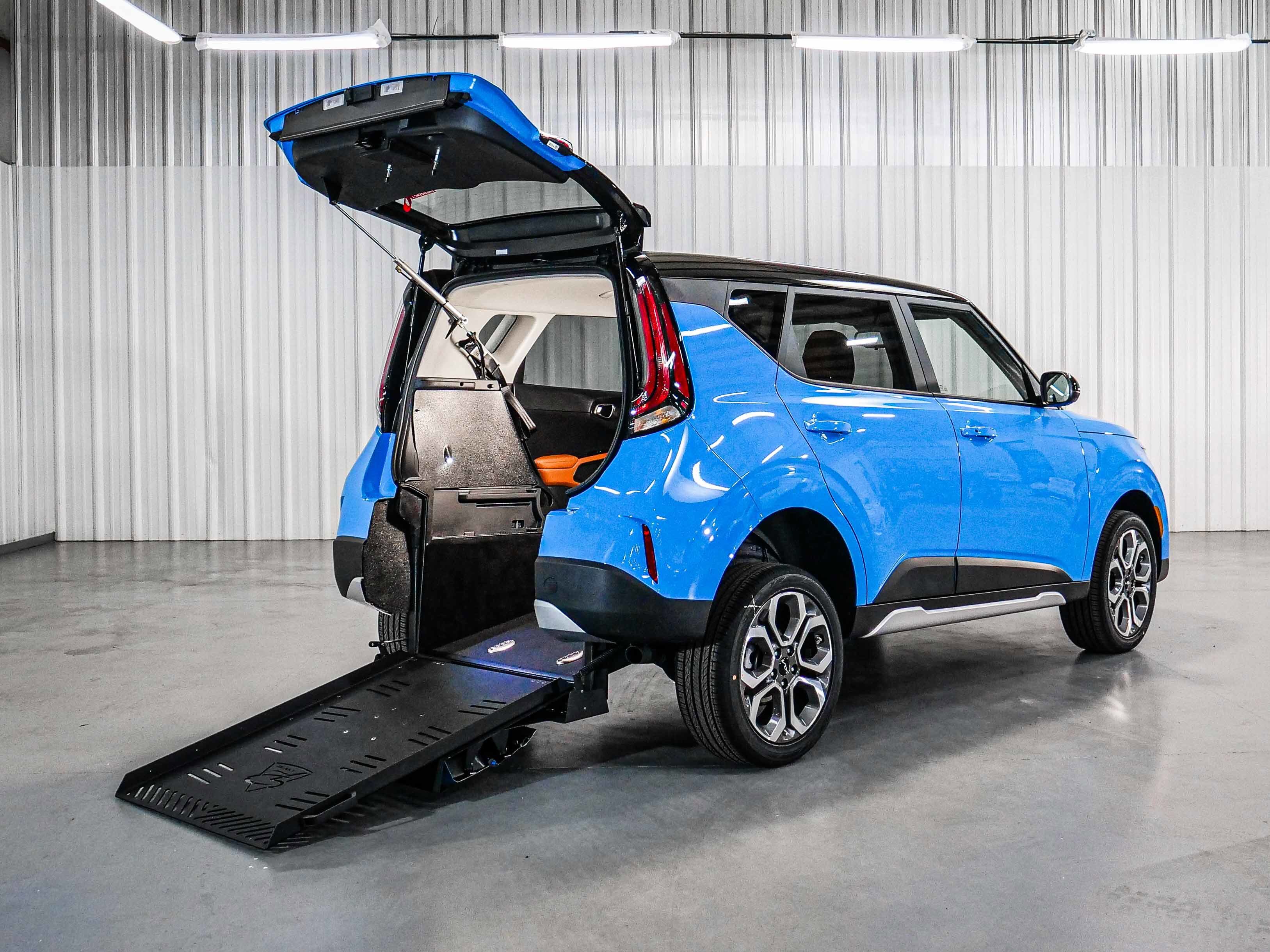 2025 Kia Soul EX's photo