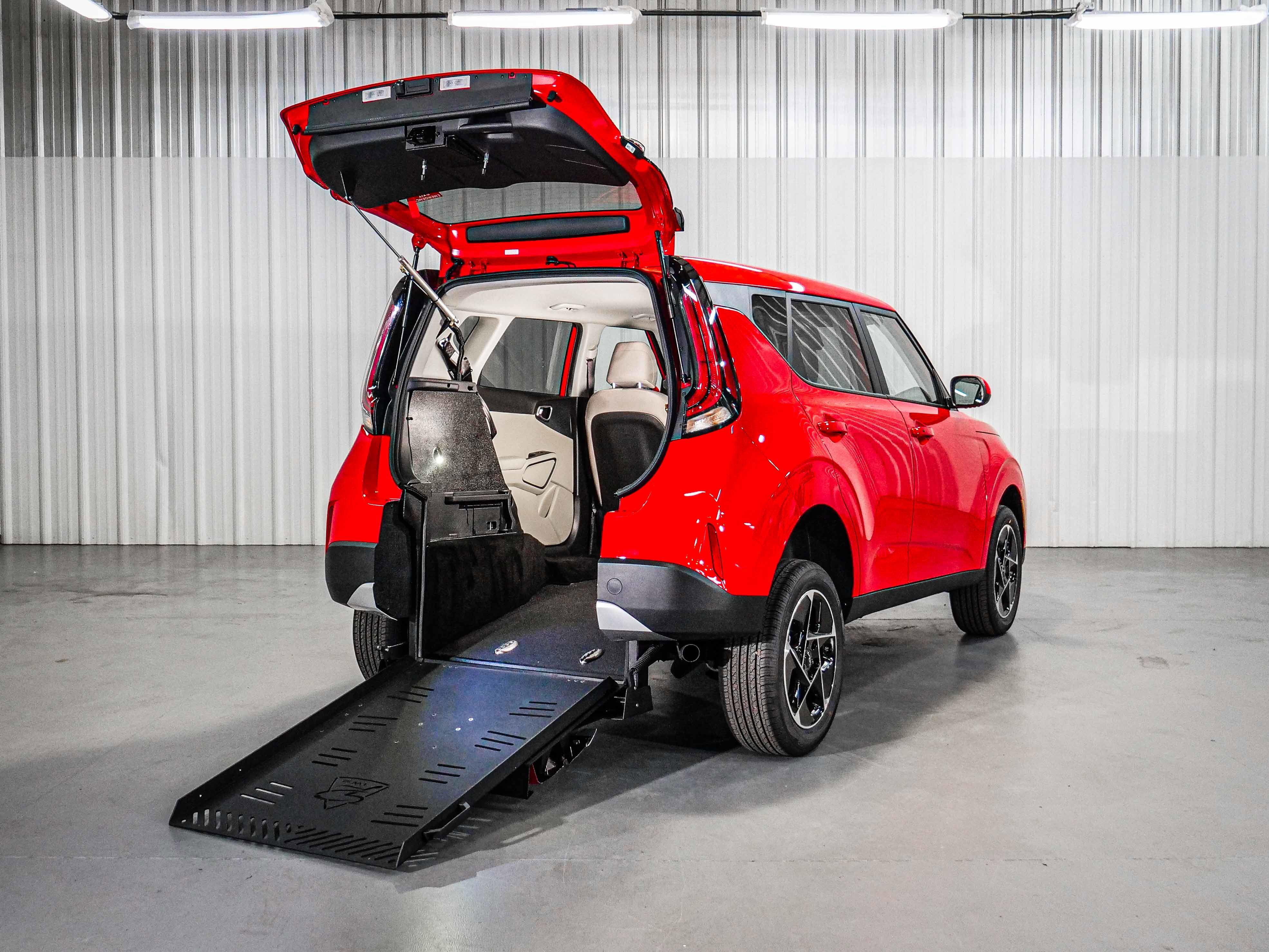 2025 Kia Soul EX's photo