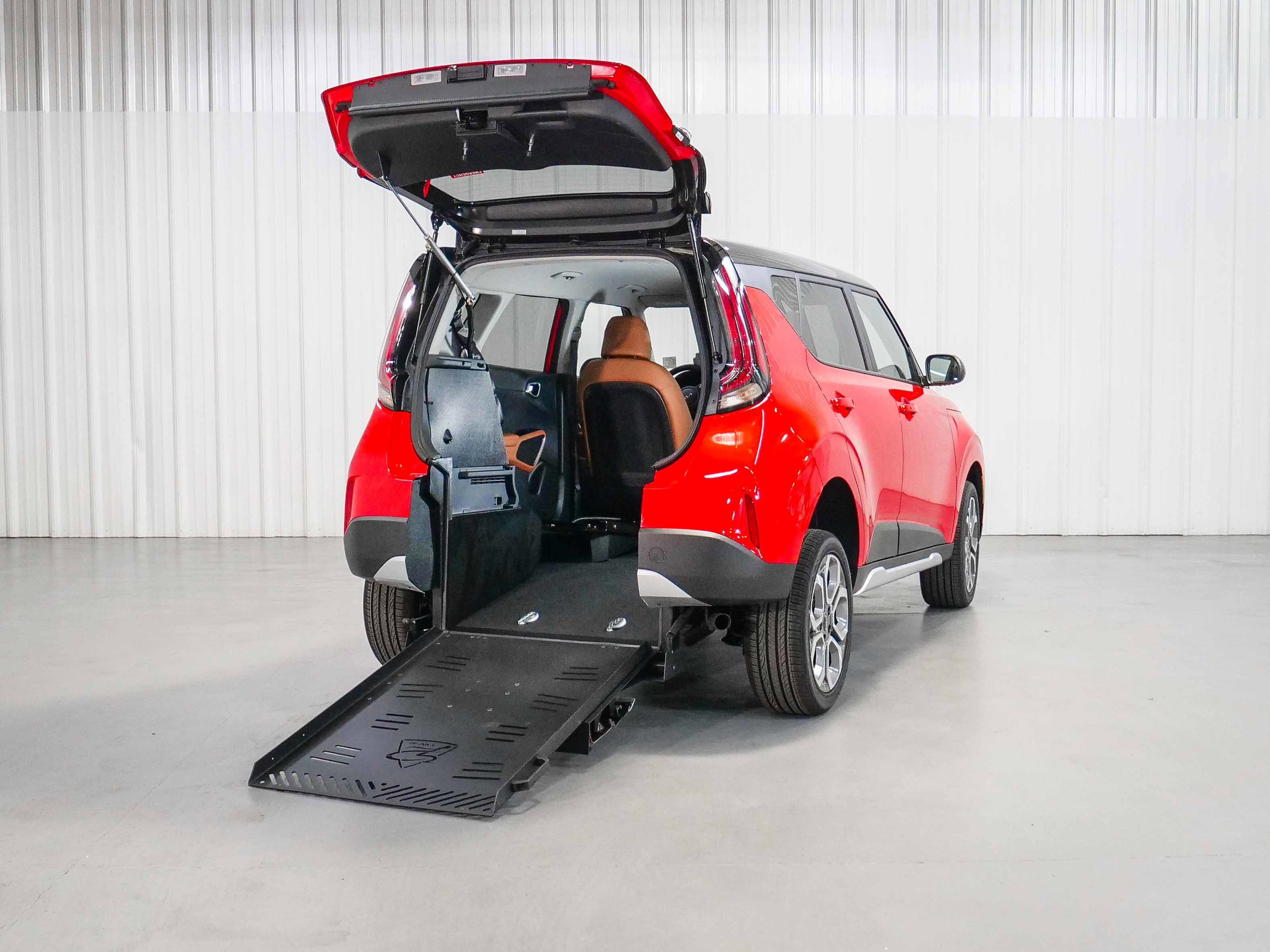 2025 Kia Soul EX's photo