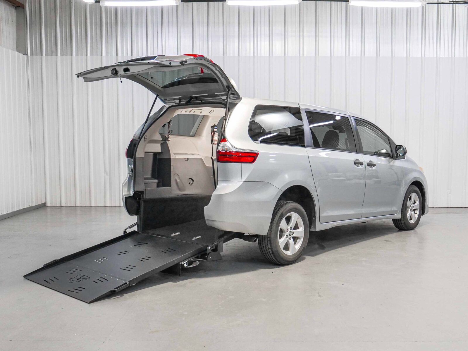 2020 Toyota Sienna L