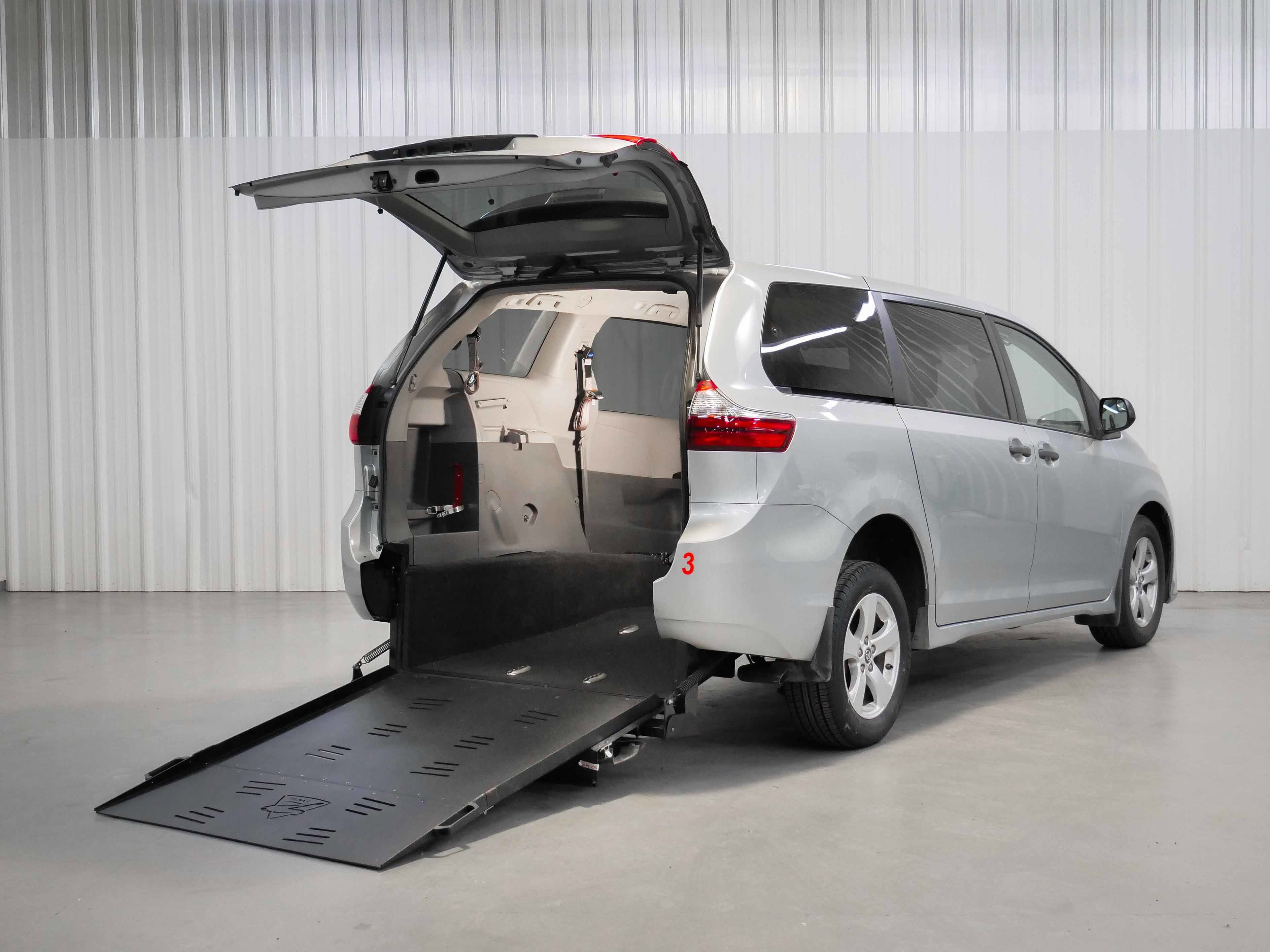 2020 Toyota Sienna L