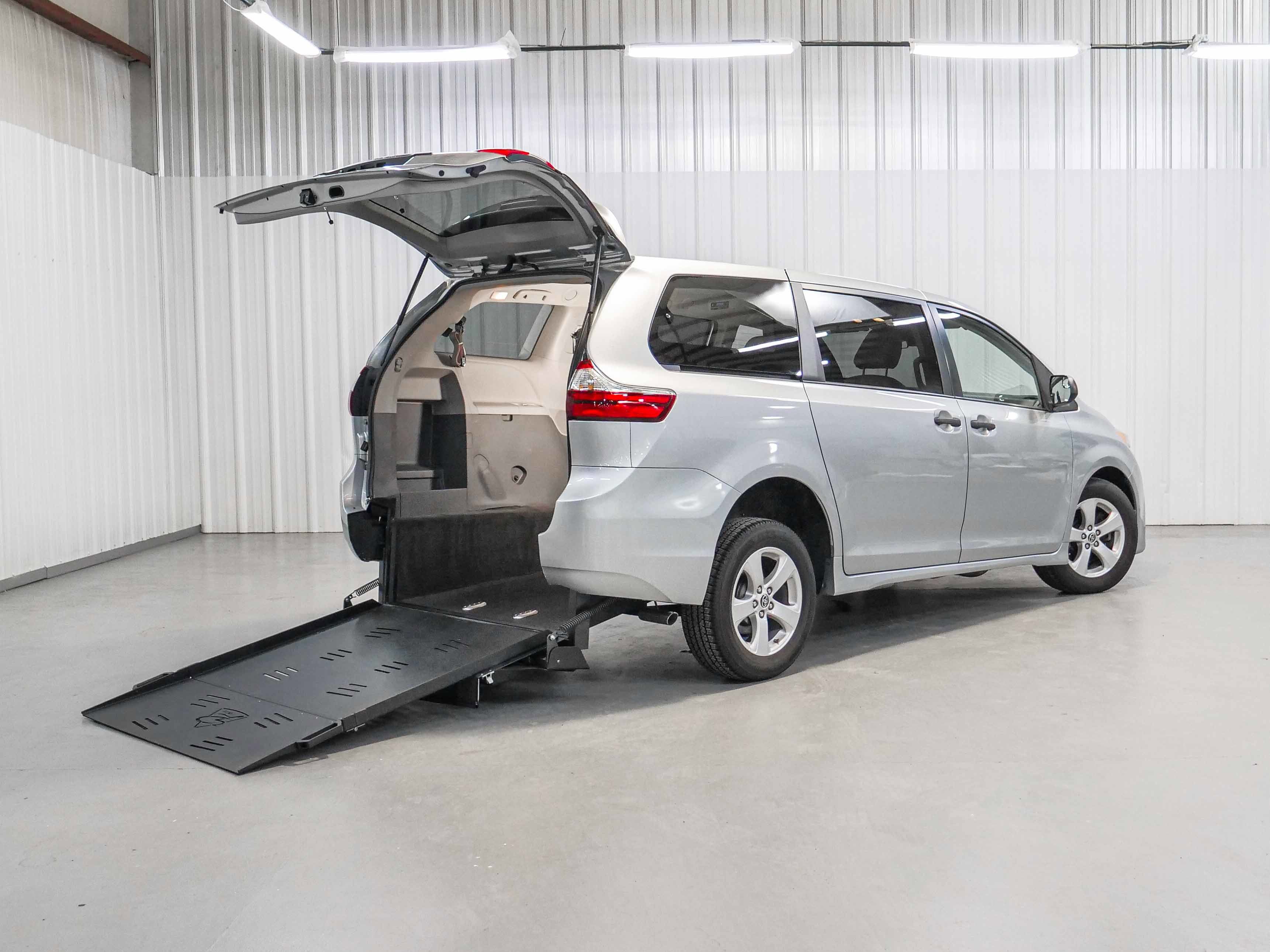 2020 Toyota Sienna L