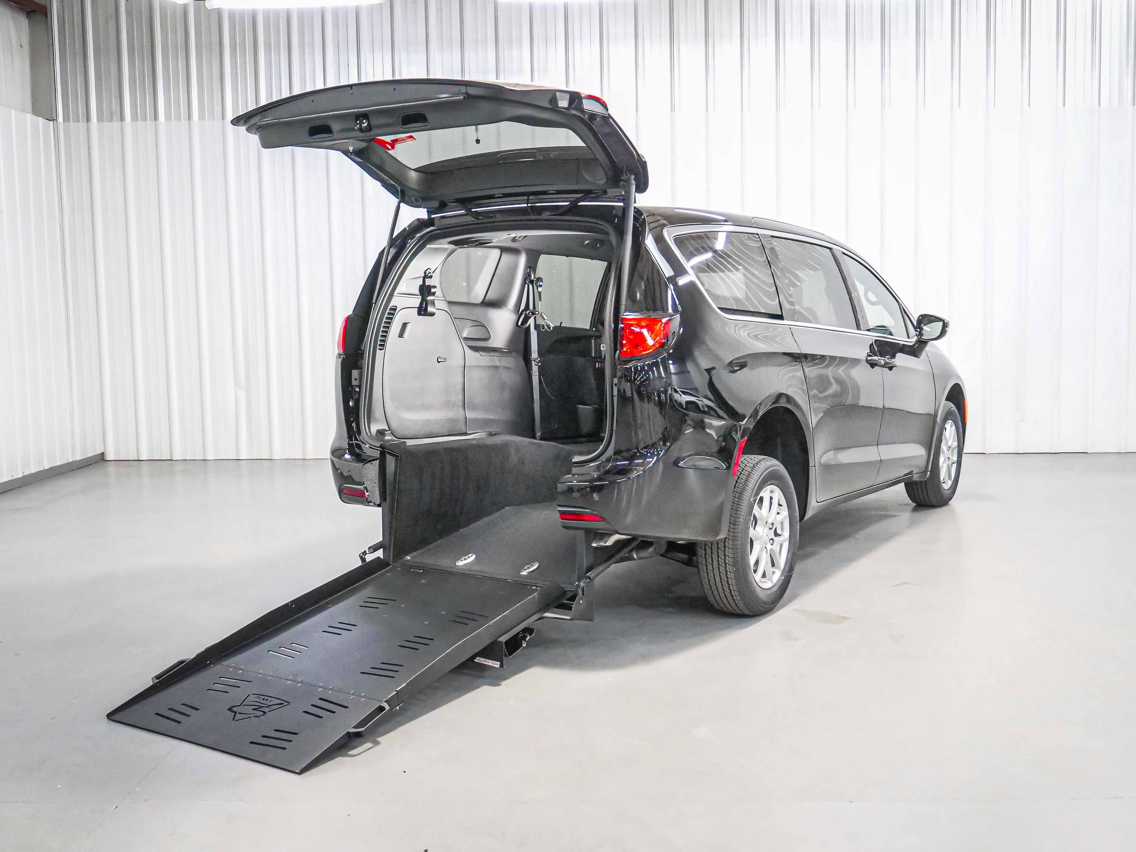 2026 Chrysler Voyager LX's photo